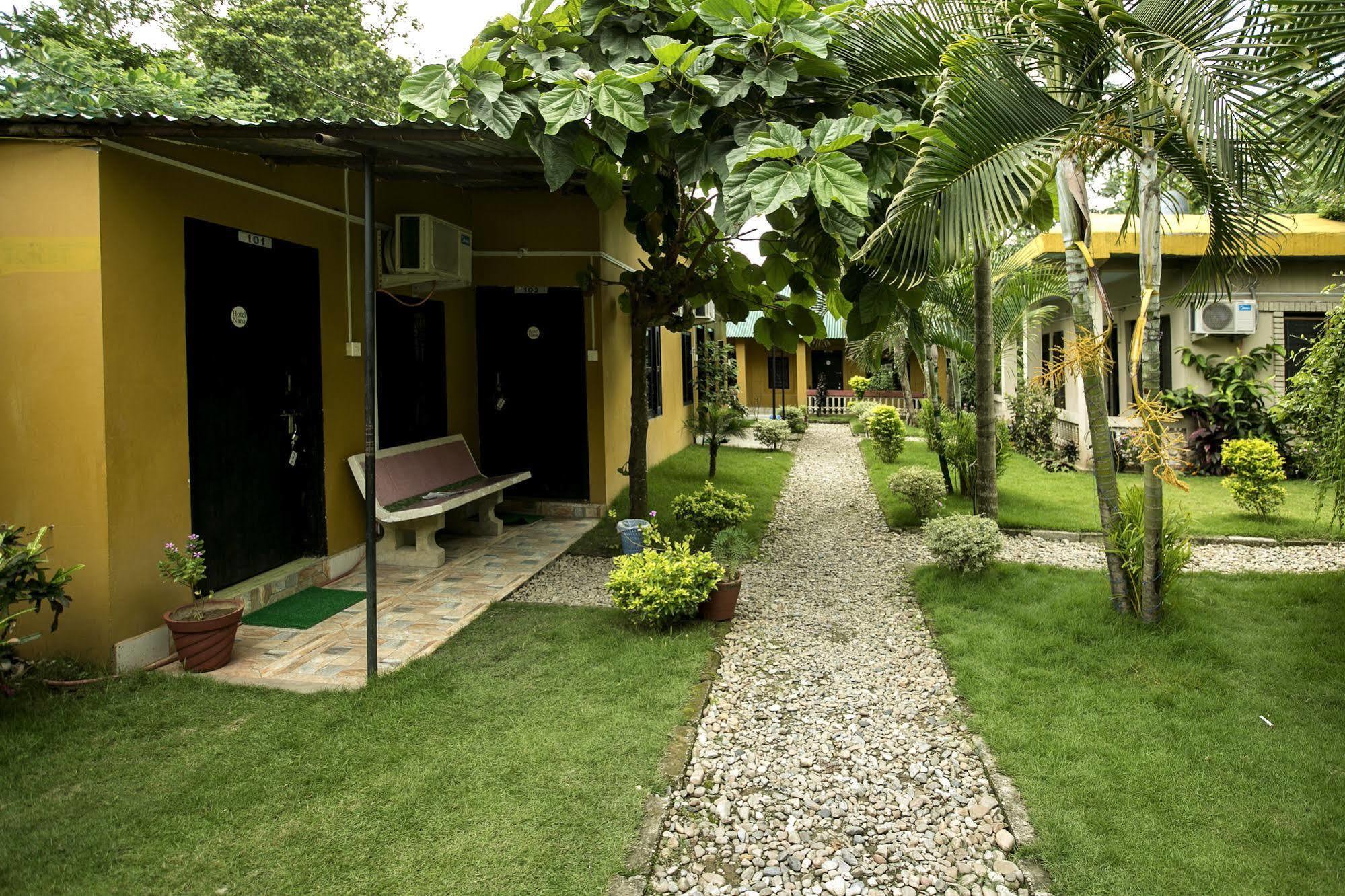Sauraha Nana Hotel Luaran gambar