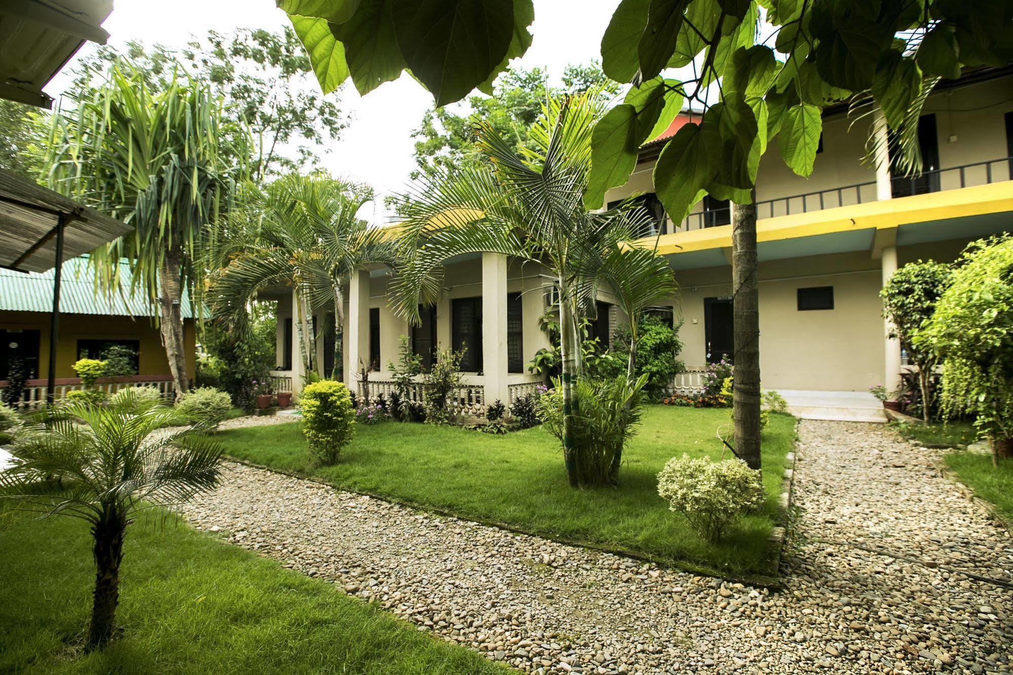 Sauraha Nana Hotel Luaran gambar
